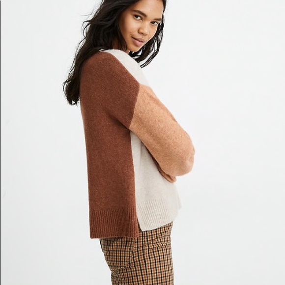 Colorblock Payton Pullover Sweater in Coziest Yarn - Picture 3 of 4